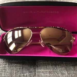 DIANE von FURSTENBURG Aviator Sun Glasses